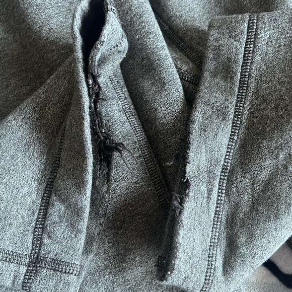 LULULEMON - Picture 4 of 6